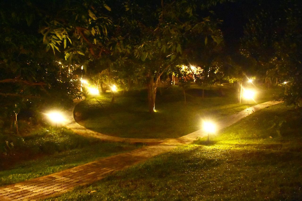 Safari Queens Resort Udawalawe Exterior photo