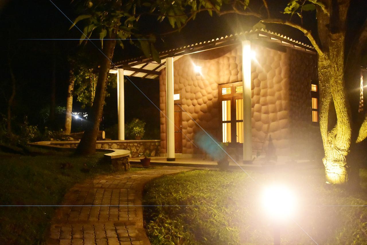 Safari Queens Resort Udawalawe Exterior photo